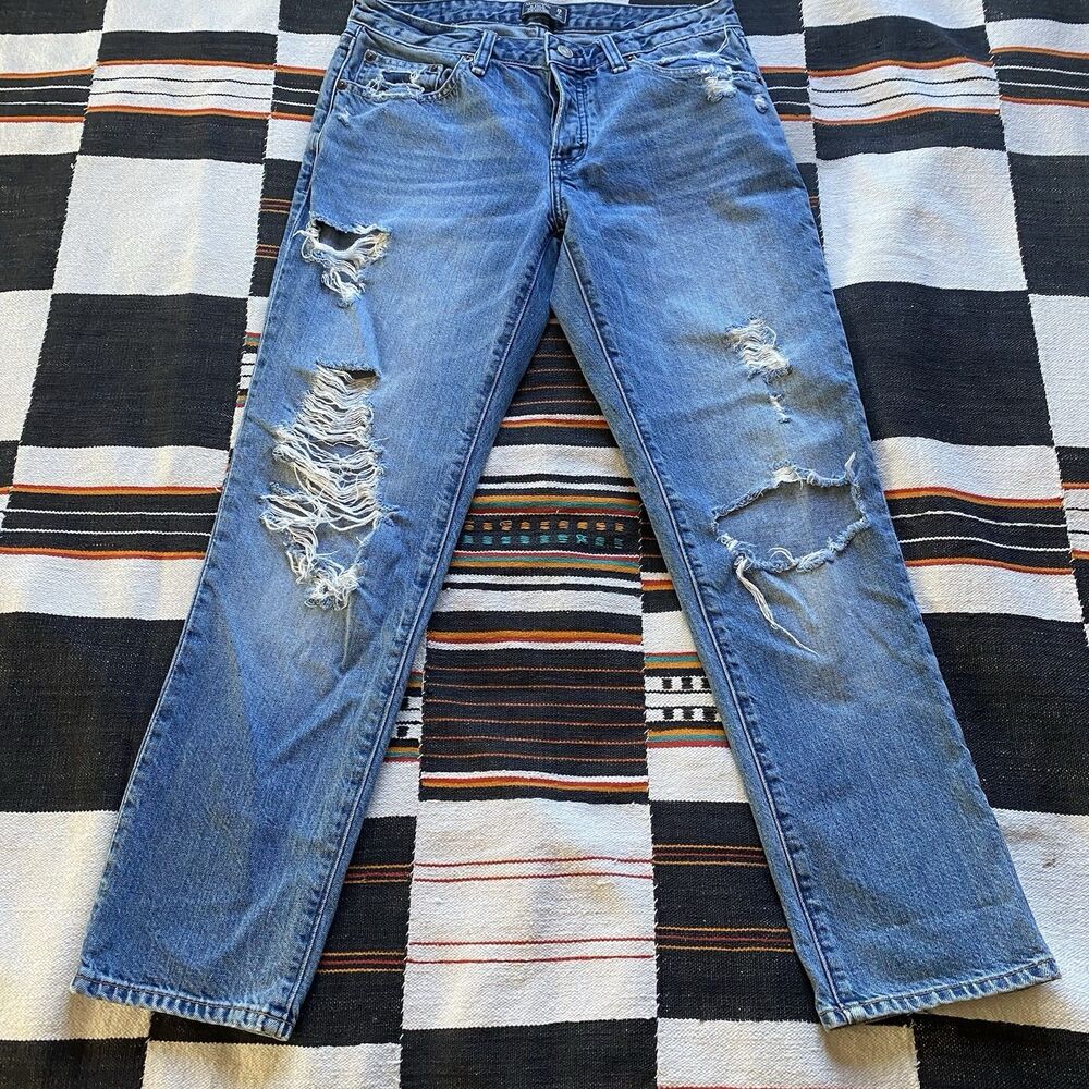 Abercrombie & Fitch Ames Low Rise Button Fly Slim Boyfriend Distressed Jeans. 26